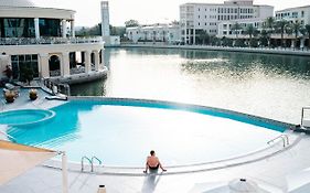 Millennium Lakeview Hotel